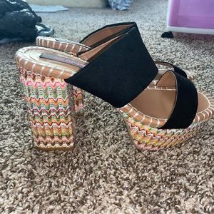 Multicolored heels